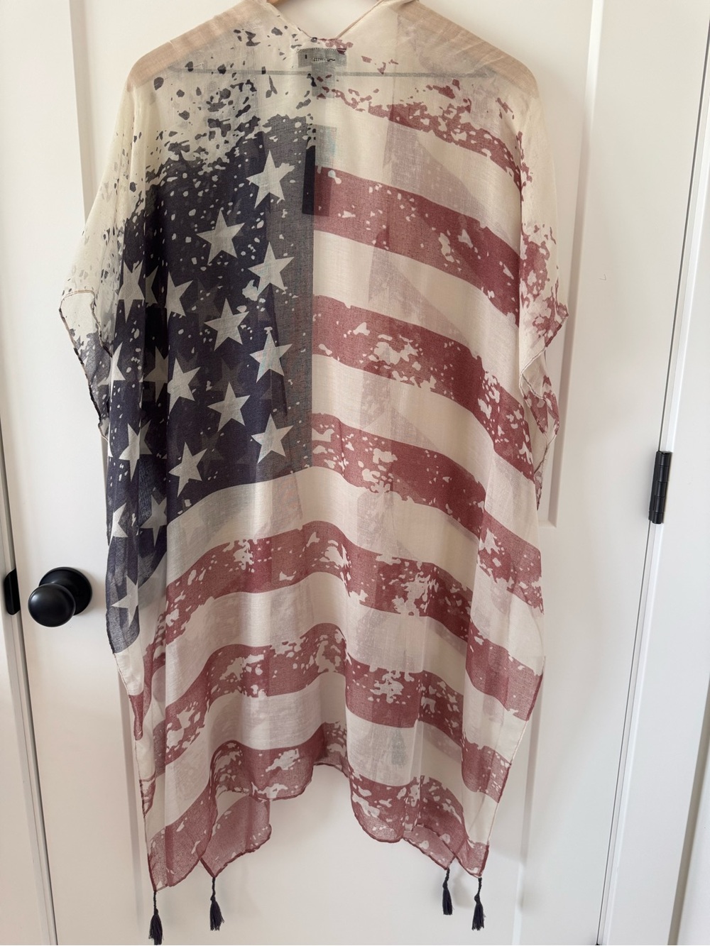 Steve Madden Red, White and Blue Patriotic USA Flag-Print Coverup Shall OSFM NWT - Picture 2 of 3